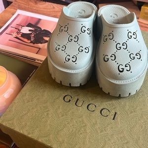 Gucci Rubber GG Clog in Pacific Green size 35